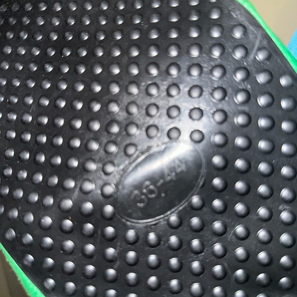 Chunky Dunk Plush Slippers Fits Men’s US Size 4-10.5 - Picture 3 of 6